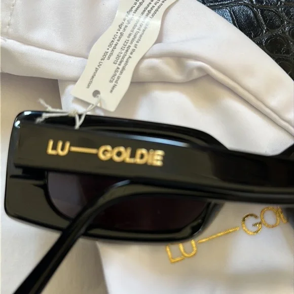 New with tags Lu Goldie Salome Sunglasses with pouch and case